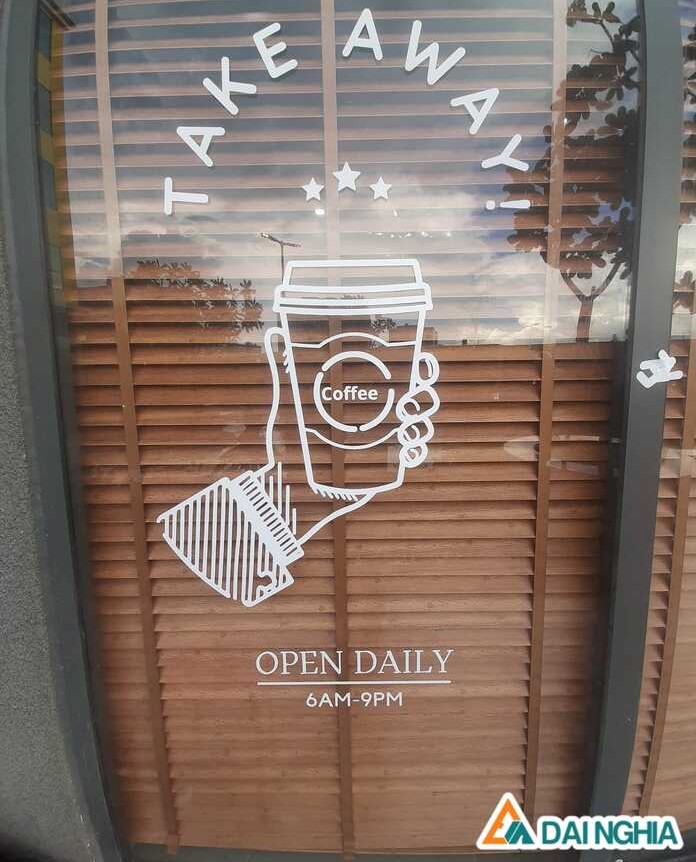 Mẫu decal chữ dán kính quán cà phê take away